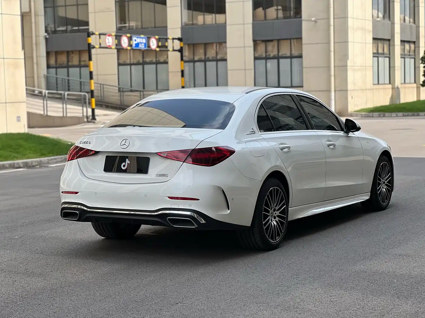 Mercedes-Benz C-Class 2024 Facelift C 200 L Sport фото 7