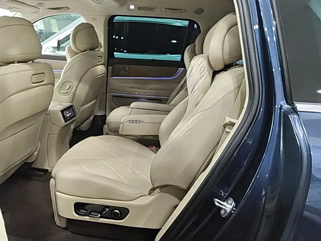 AITO Wenjie AITO M9 2025 Extended Range Ultra 52kWh 6-Seater фото 17