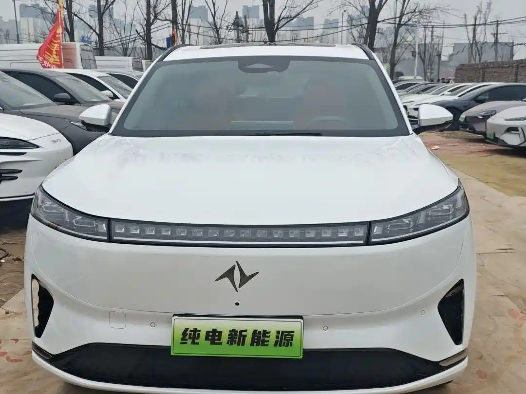 DONGFENG EΠ008