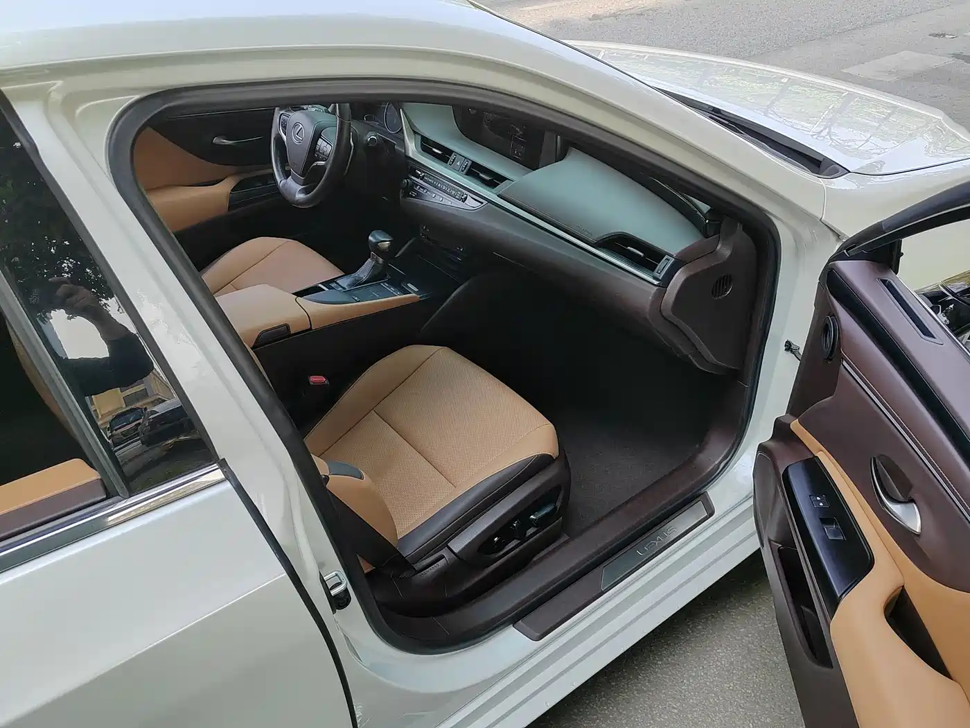Lexus ES 2020 200 Excellence фото 8