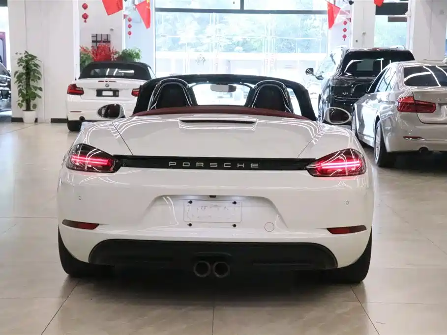 PORSCHE 718