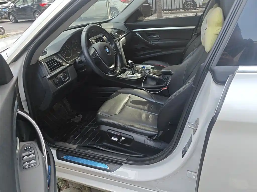 BMW 3 Series GT 2014 320i Design Package фото 8