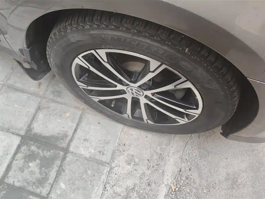 Volkswagen Passat 2016 330TSI DSG Honor Edition фото 6