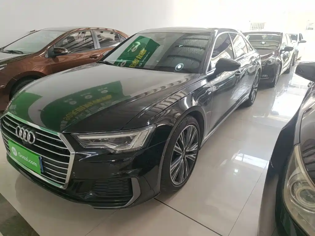 Фото 1 - Audi A6L