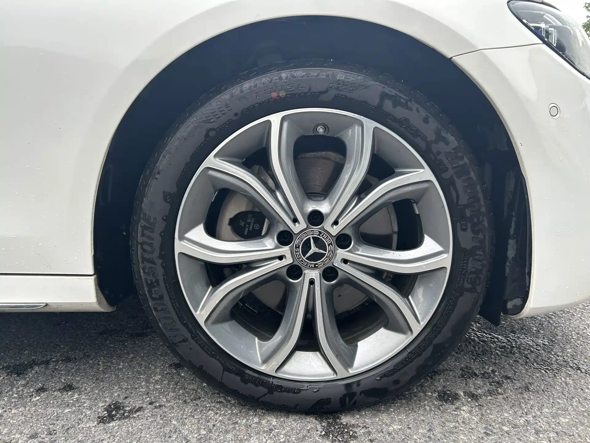 Фото 5 - Mercedes-Benz E-Class