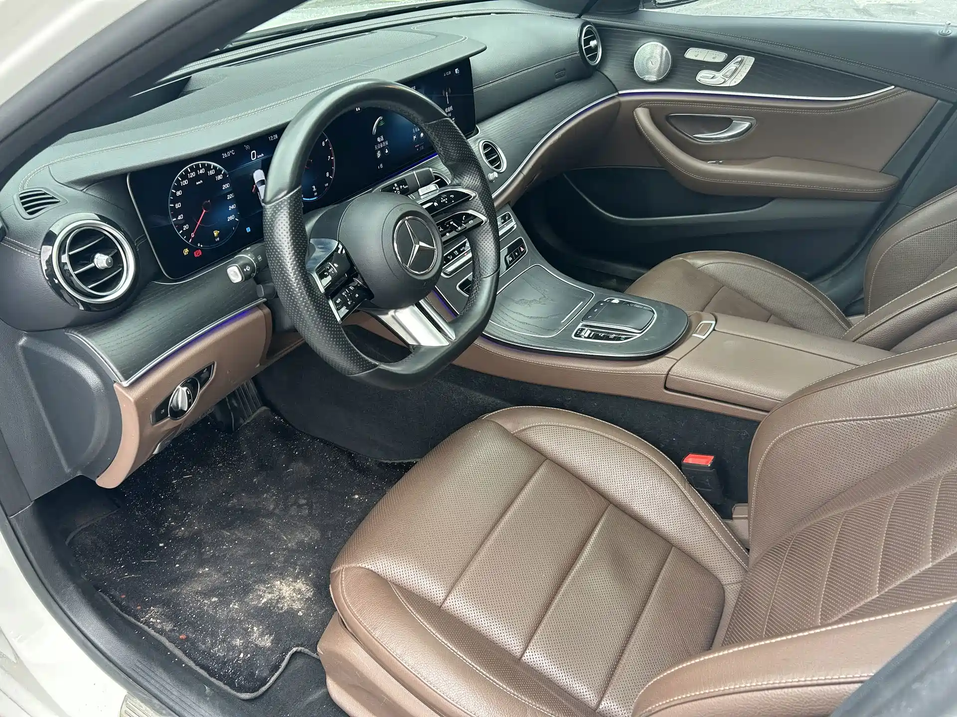 Фото 9 - Mercedes-Benz E-Class