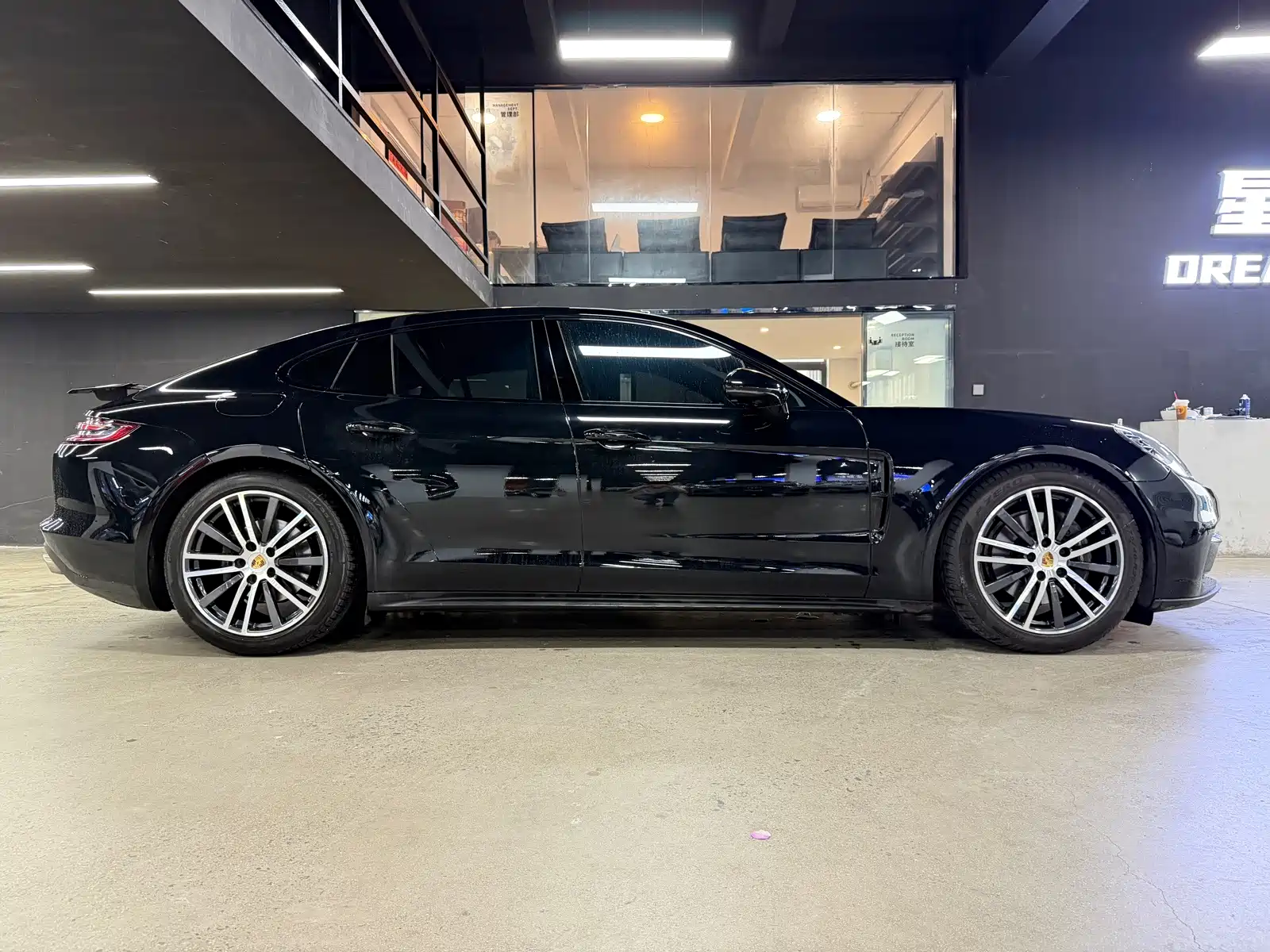 Фото 11 - Porsche Panamera