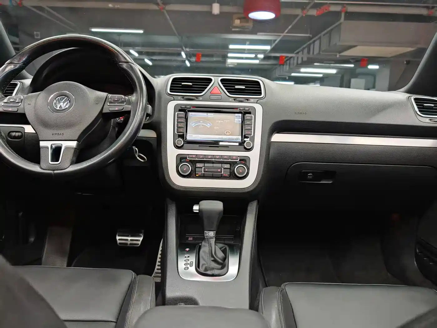 Volkswagen Eos 2010 2.0TSI DSG Luxury фото 24
