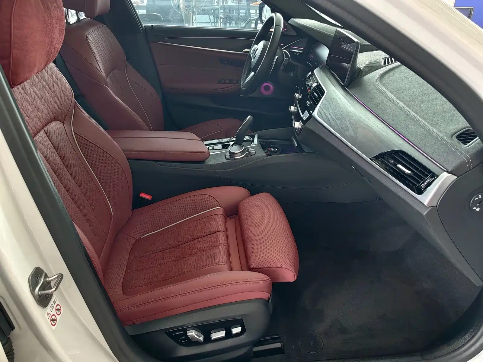 Photo 5 - BMW 5 Series