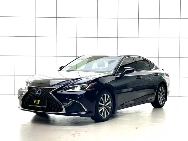 Lexus ES 2020 300h Ultimate Edition