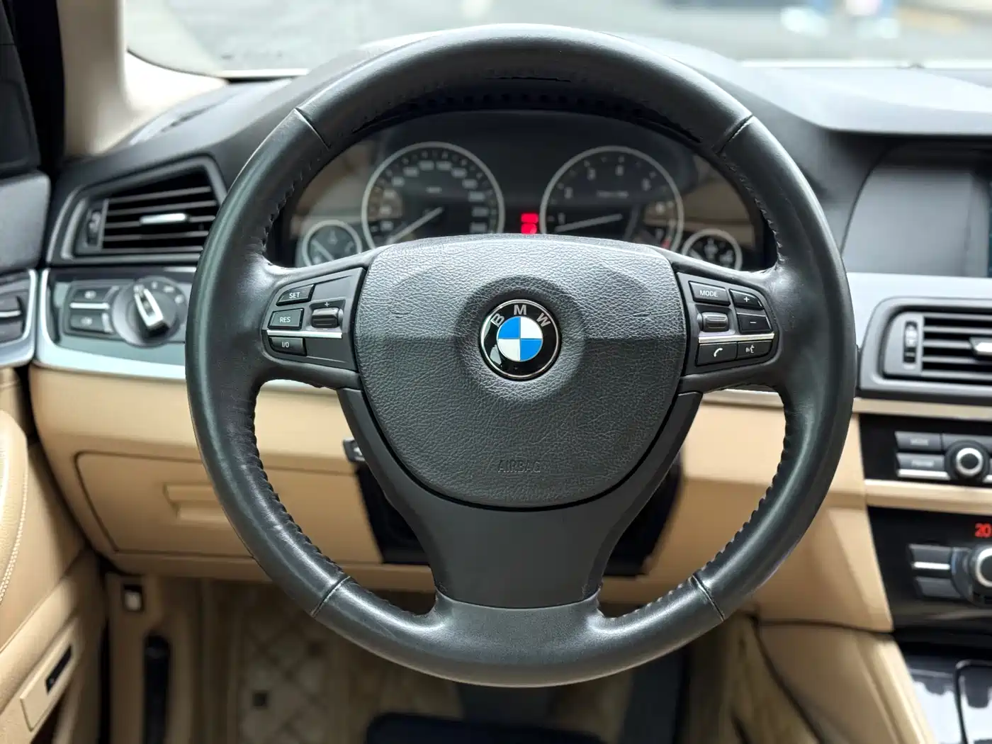 BMW 5 Series 2011 520Li Elegance фото 6