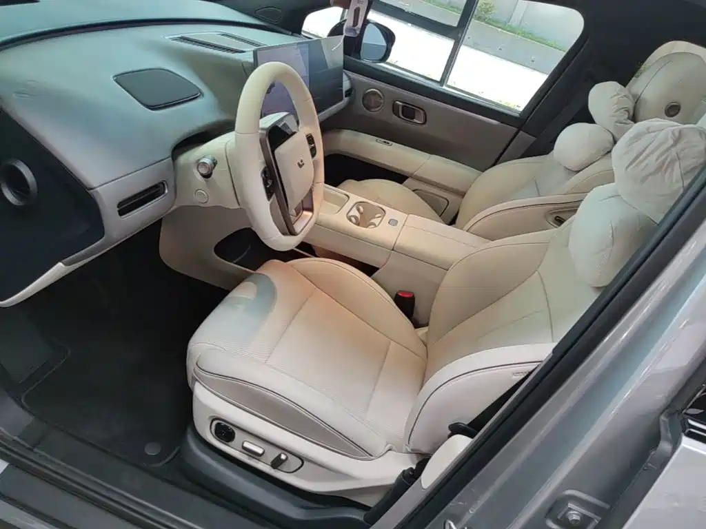 Li Auto i6 2026 2025 4WD Base Model