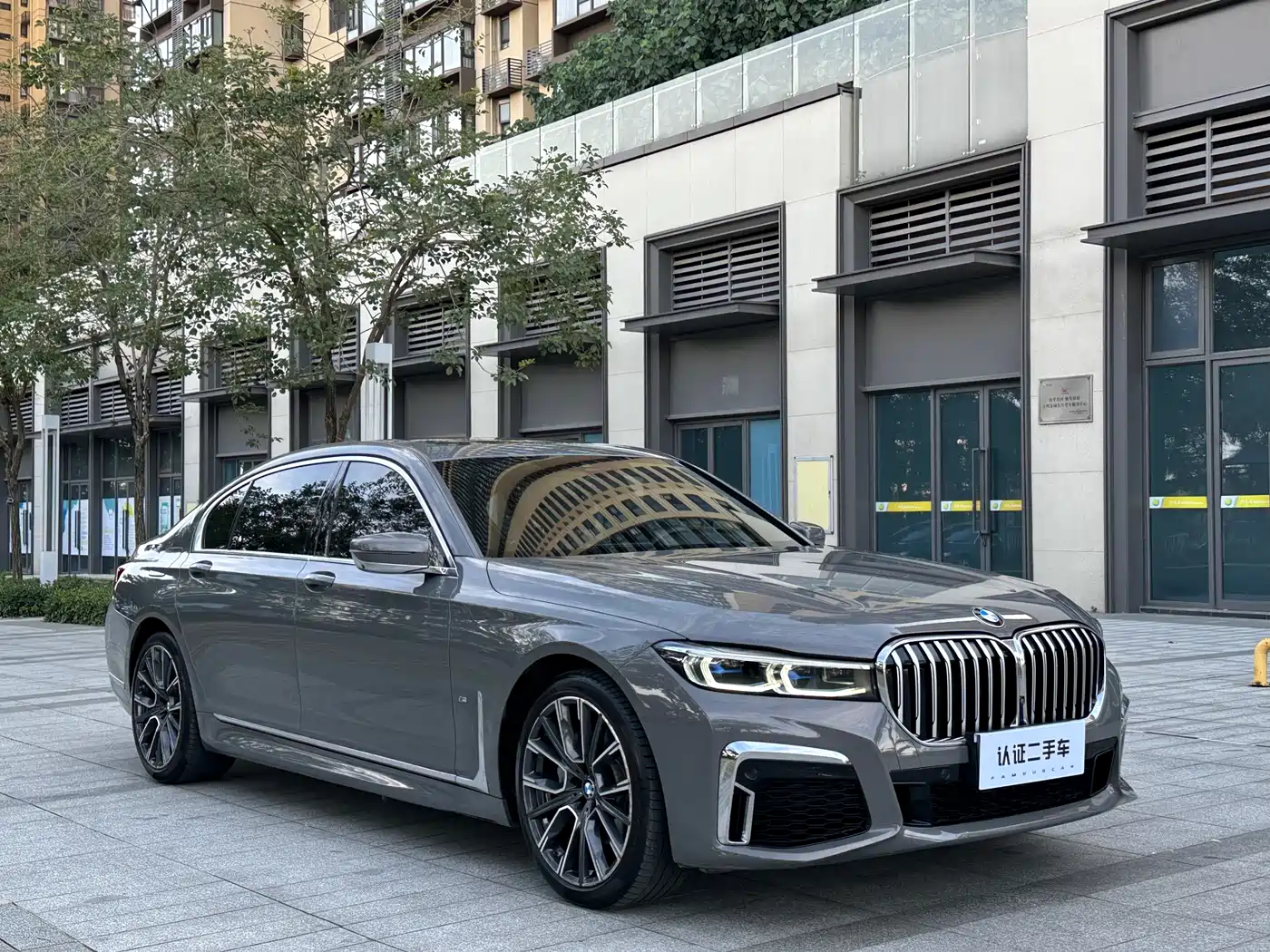 BMW 7 Series 2019 740Li Exclusive M Sport Package фото 3