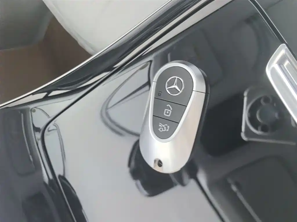 Mercedes-Benz EQE SUV 2024 500 4MATIC Pioneer Edition фото 9