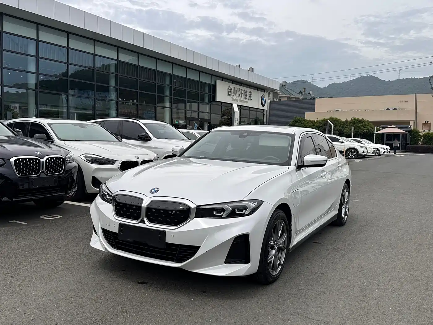 BMW i3 2022 eDrive 35 L