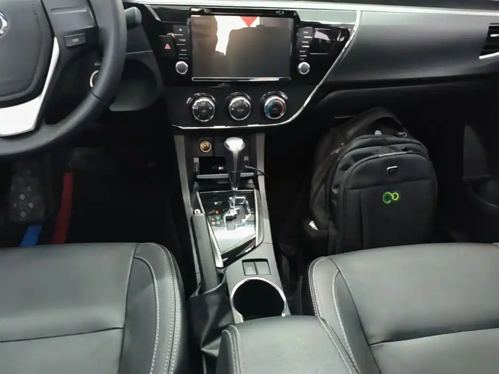 Toyota Corolla 2014 1.6L CVT GL-i Leather Edition фото 14