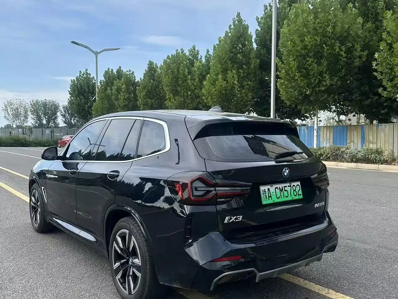 Photo 9 - BMW iX3