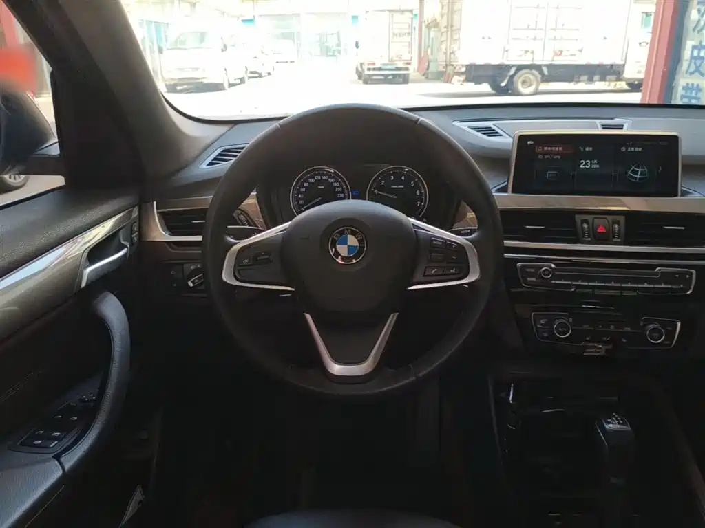 BMW X1 2019 xDrive20Li Premium Model фото 11