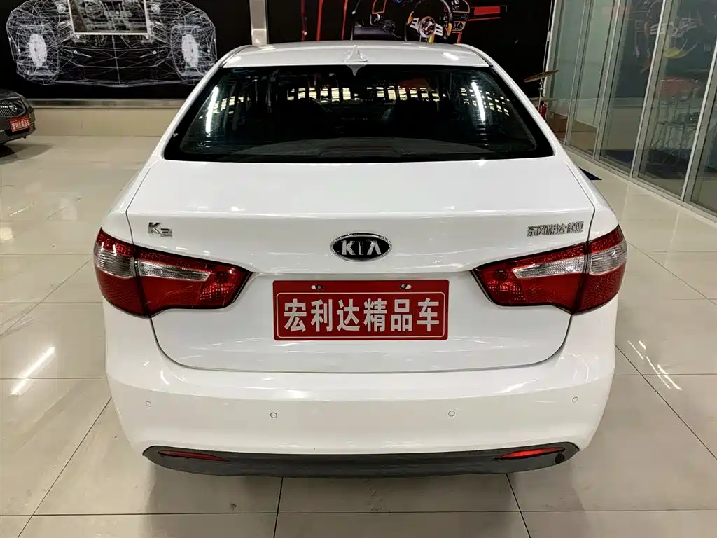 Kia K2 2012 Sedan 1.4L AT GLS Commemorative Edition фото 11