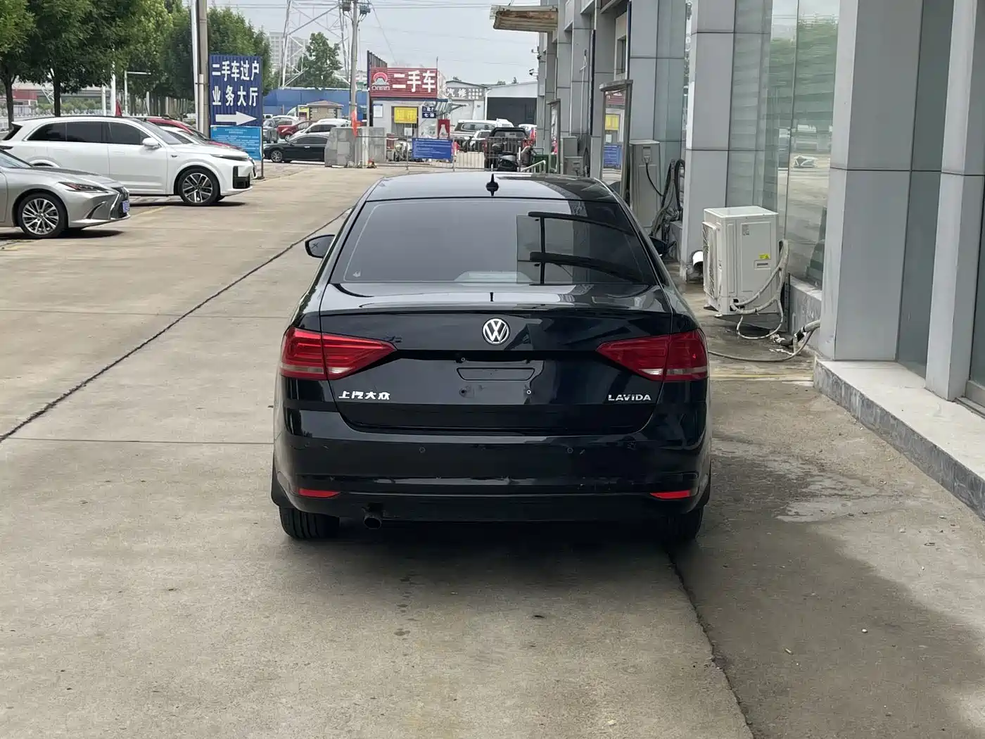 Volkswagen Lavida 2017 1.6L Manual Trend Edition фото 5