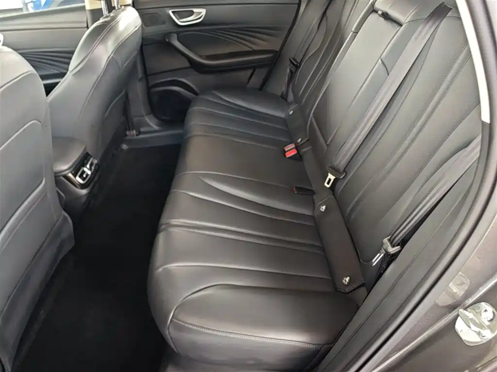 Roewe D7 2025 2023 DMH 125km Beyond Edition