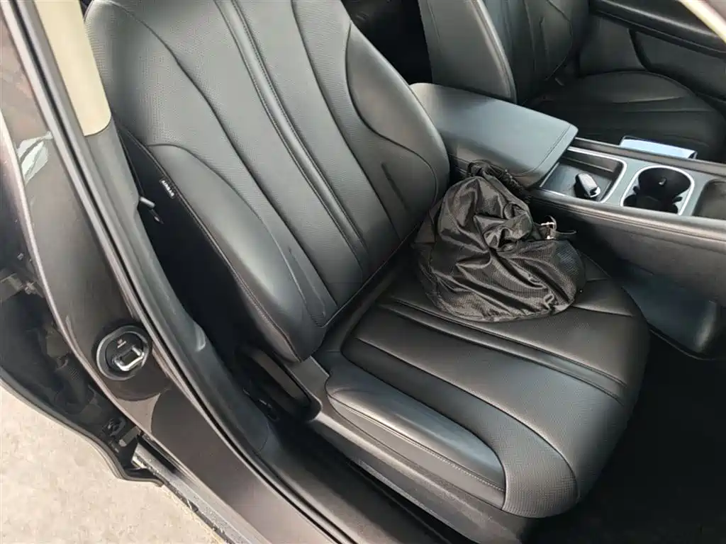 Roewe D7 2025 2023 DMH 125km Beyond Edition