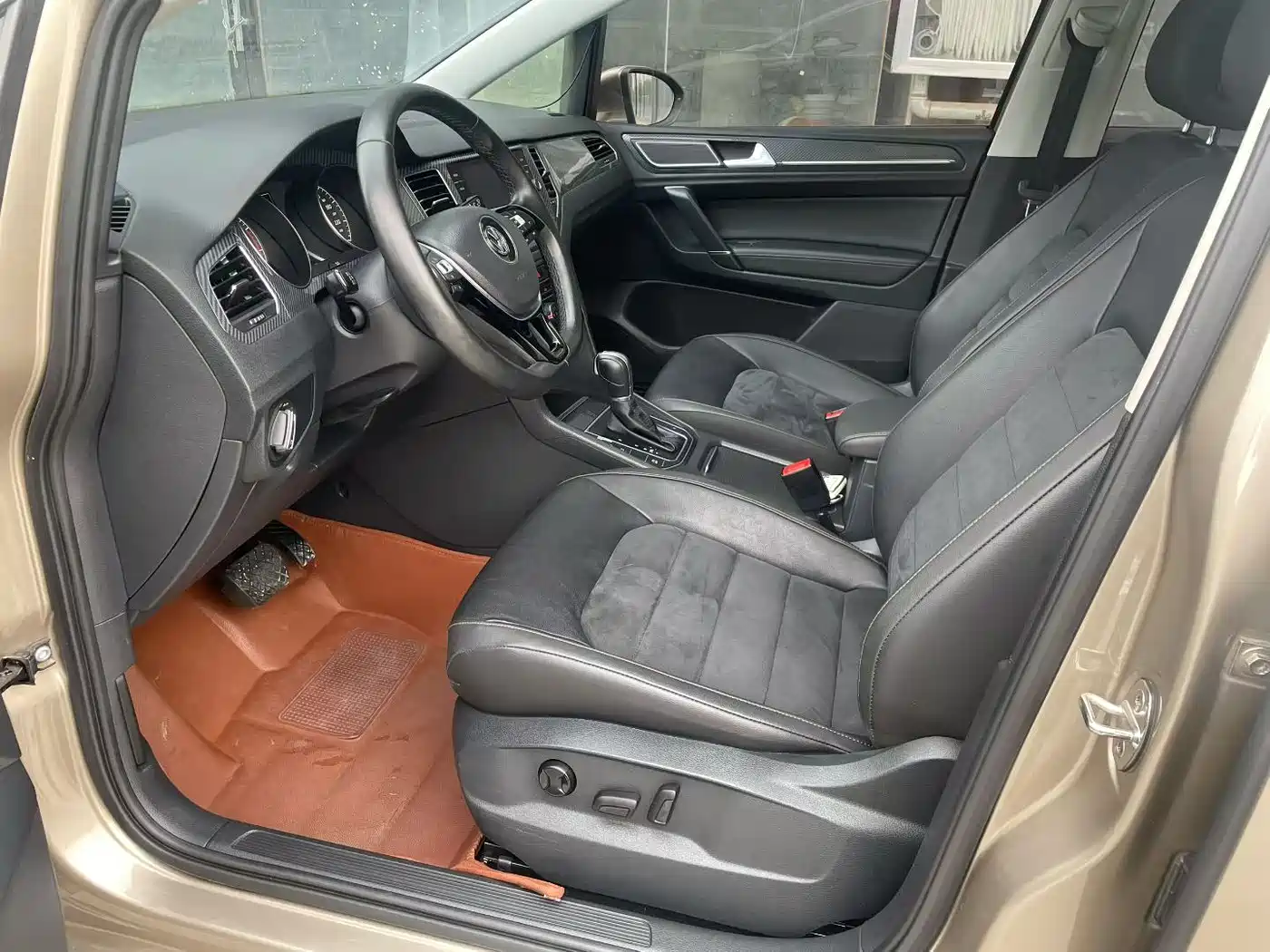 Volkswagen Golf Sportsvan 2018 230TSI Automatic Luxury фото 7