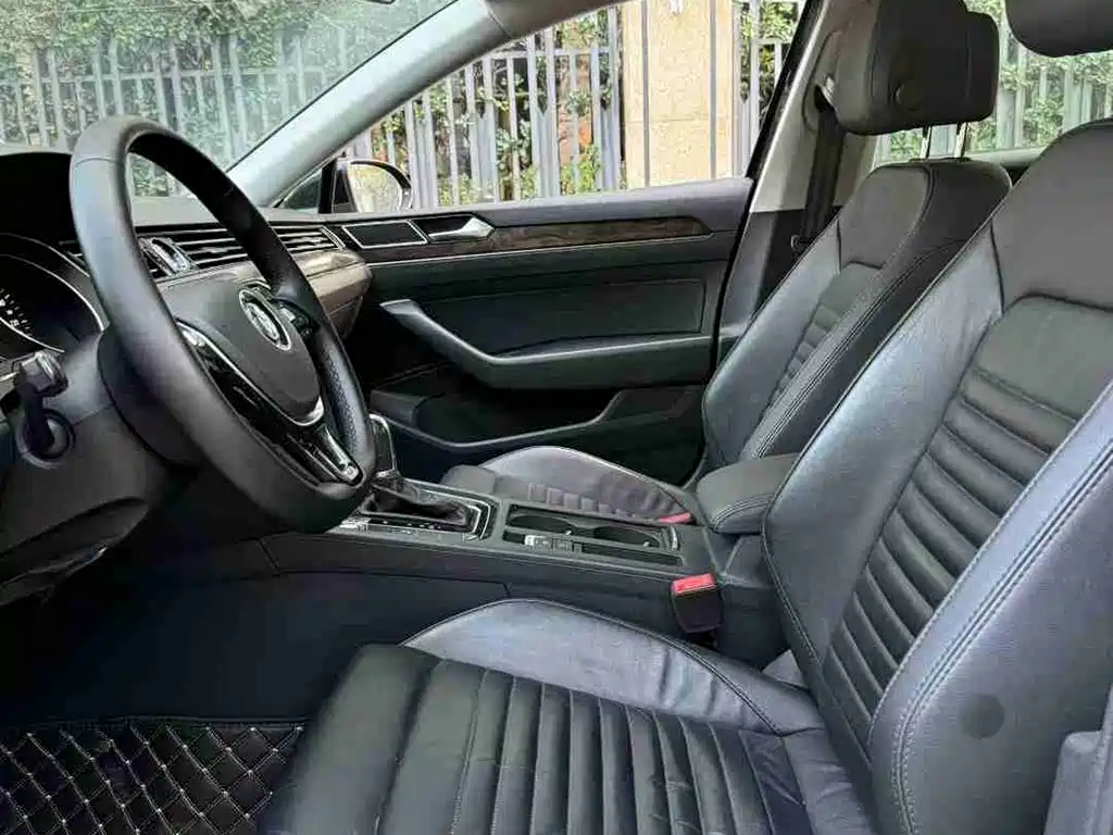 Volkswagen Magotan 2017 330TSI DSG Luxury фото 9