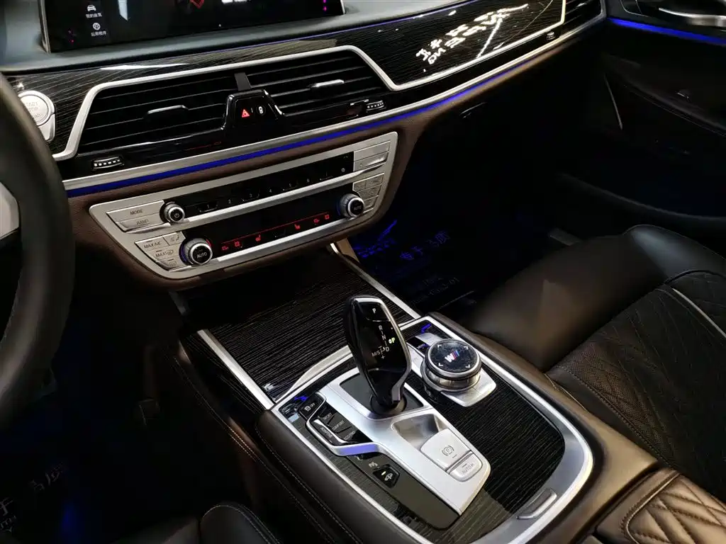BMW 7 Series 2019 Facelift 740Li Leading M Sport Package фото 9