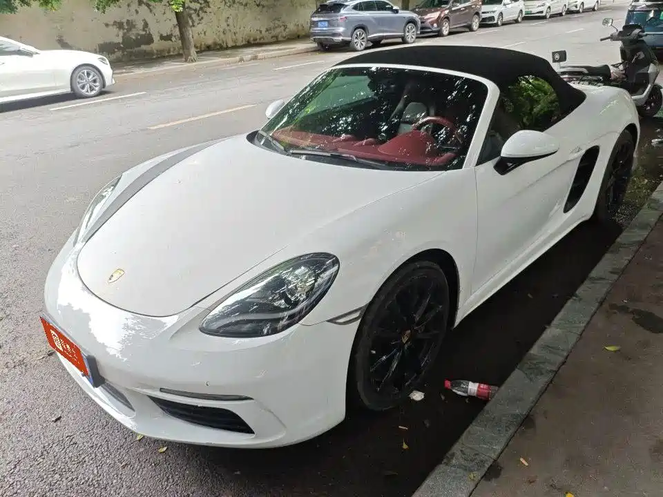 Photo 1 - Porsche 718