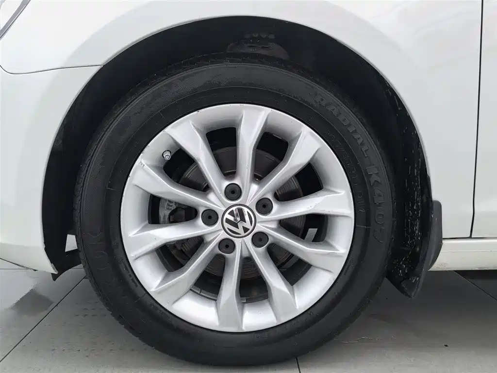 Volkswagen Golf 2012 1.6 Manual Comfort Type фото 17