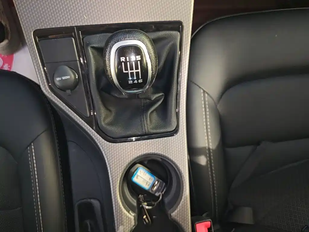 Photo 14 - Geely Emgrand GS