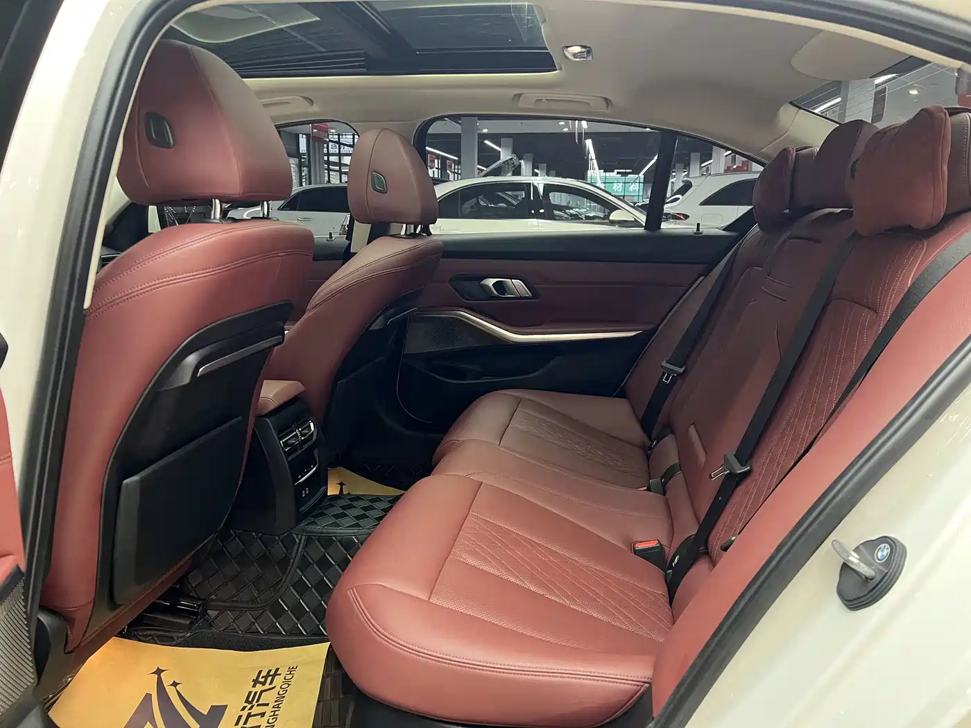 BMW 3 Series 2022 320Li M Sport Package фото 9