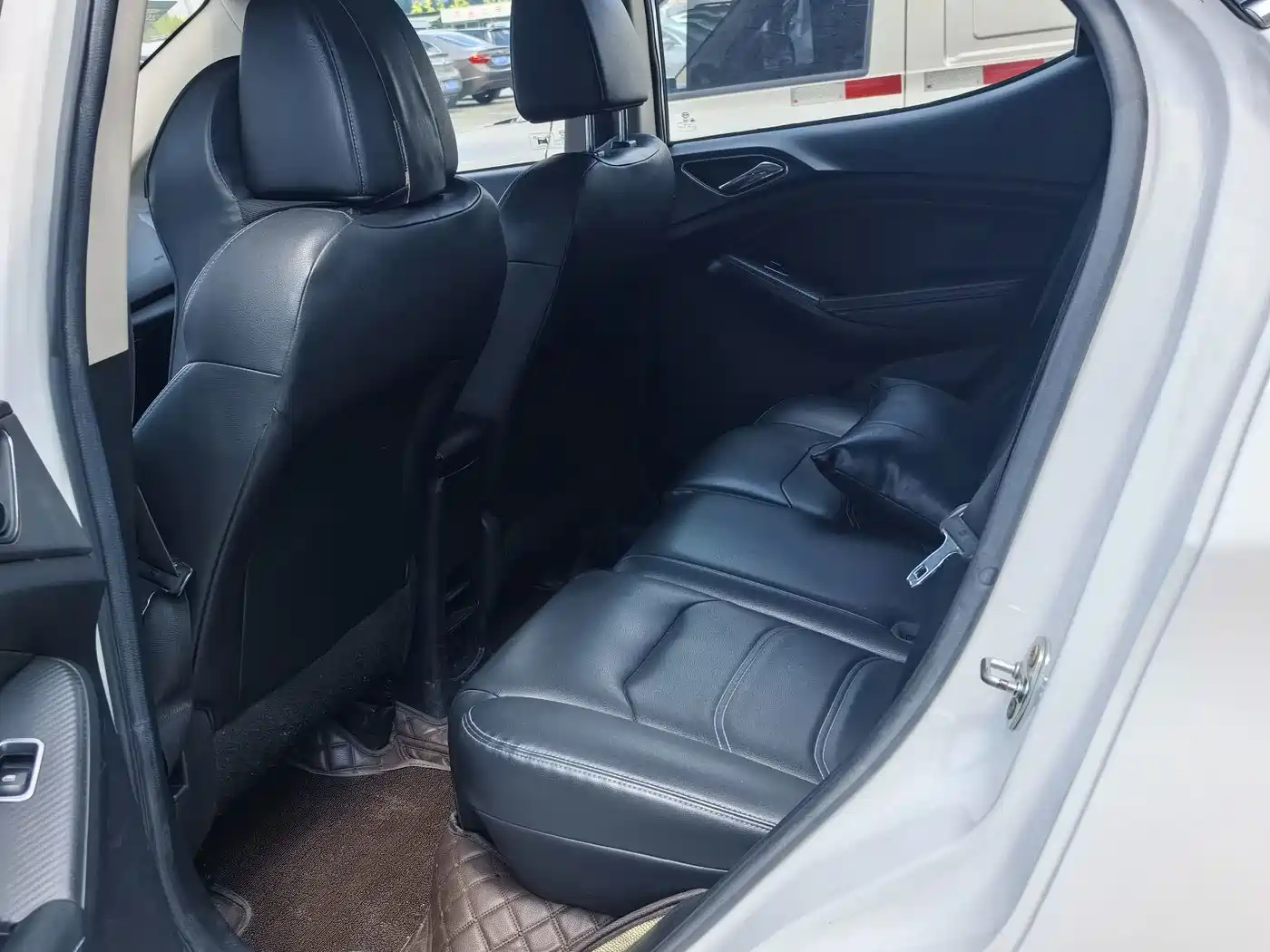 BYD Yuan New Energy 2018 2018 EV360 Smart Connected Joyful Type