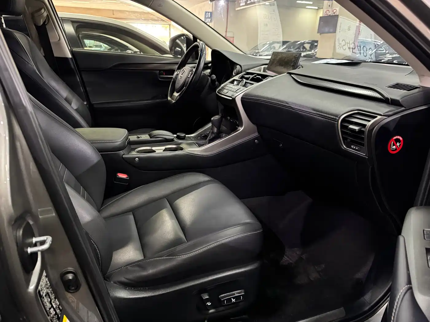 Lexus NX 2016 200 AWD F Sport фото 13