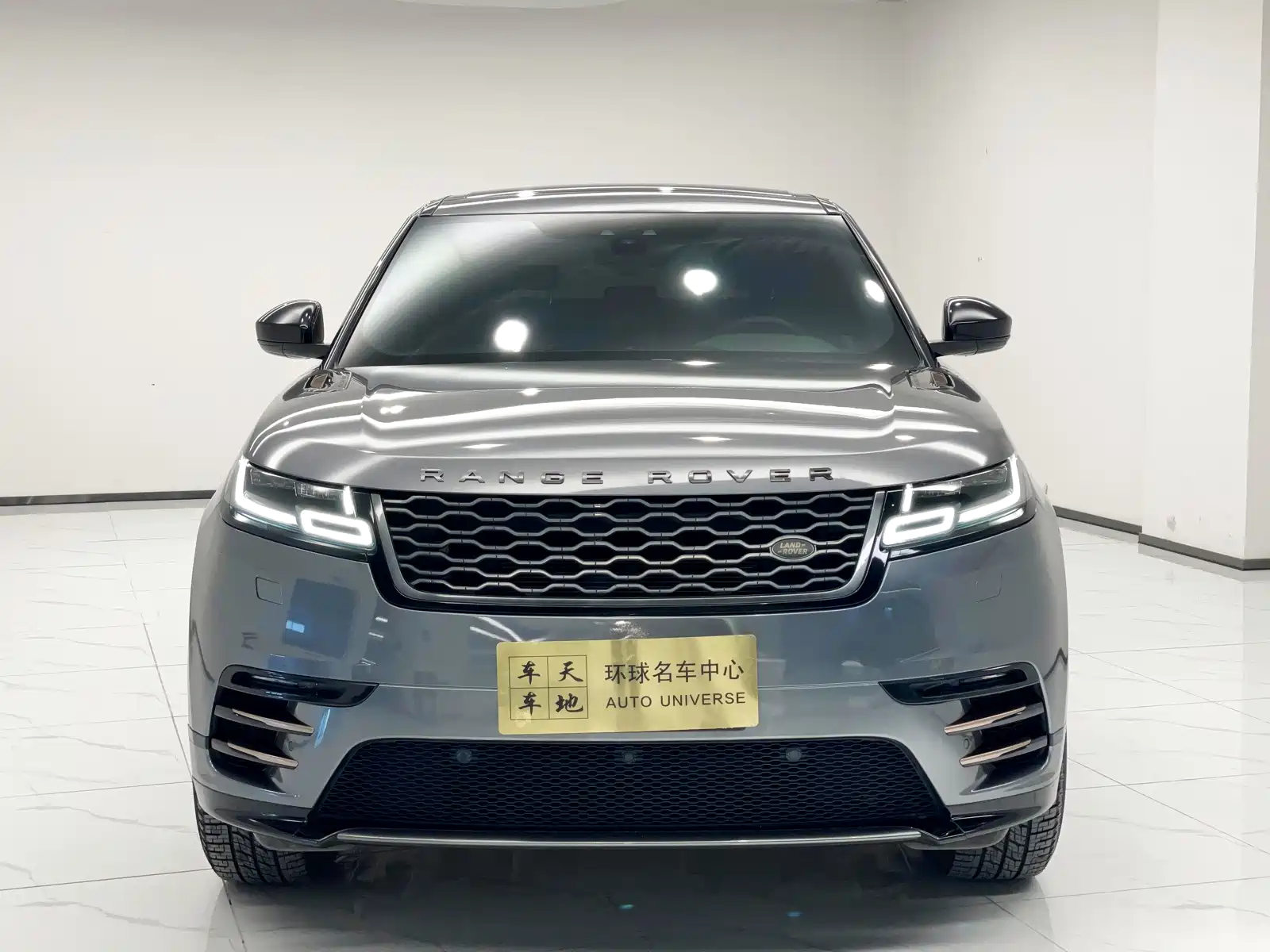 Фото 2 - Land Rover Range Rover Velar