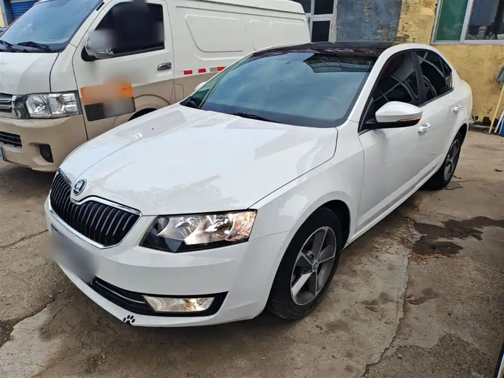 Škoda Octavia 2016 1.6L Automatic Smart Edition фото 2
