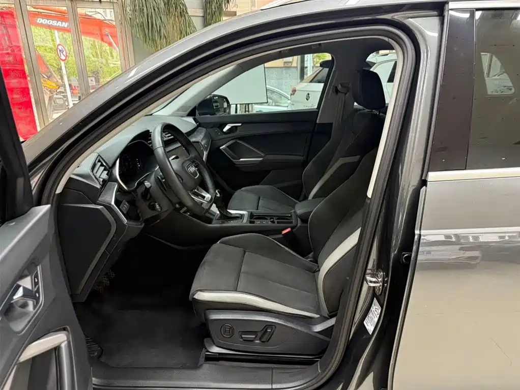Audi Q3 2023 35 TFSI Fashion Dynamic Model (1.5T) фото 9