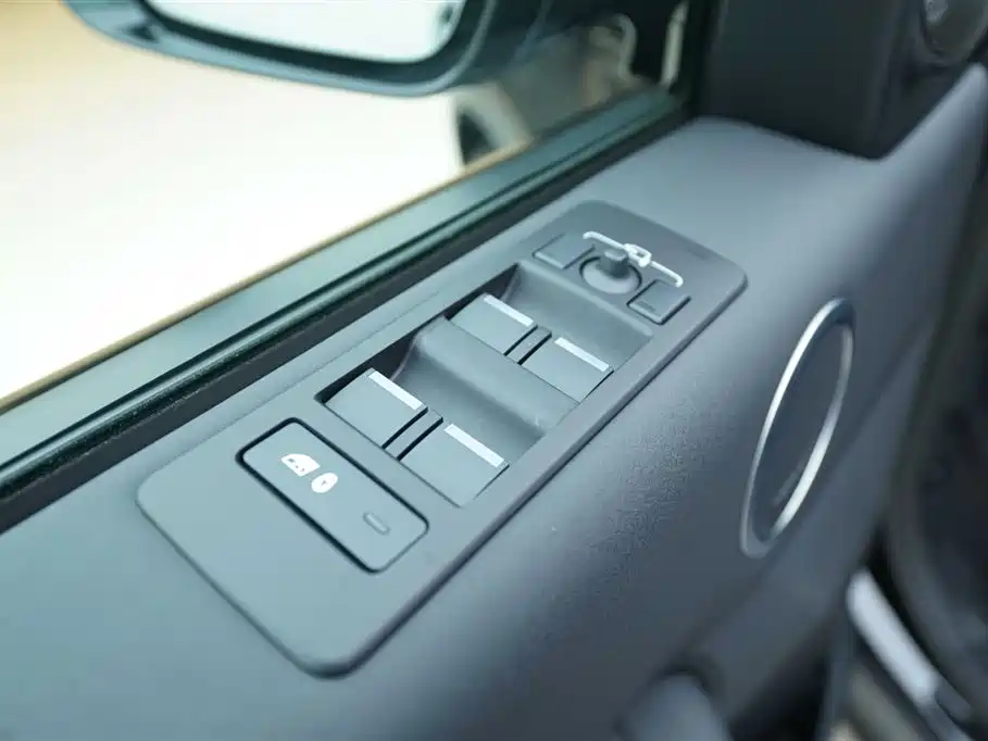 Land Rover Discovery 2024 Model 360PS S фото 11