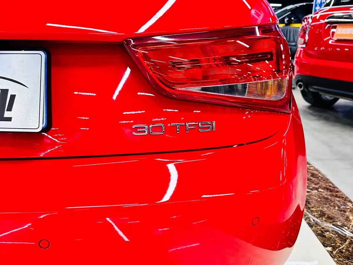Фото 10 - Audi A1
