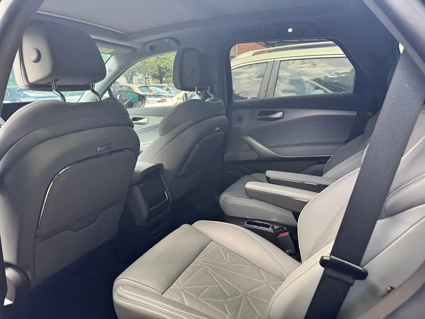 Denza N8 2024 2023 4WD Super Hybrid Flagship 6-seater