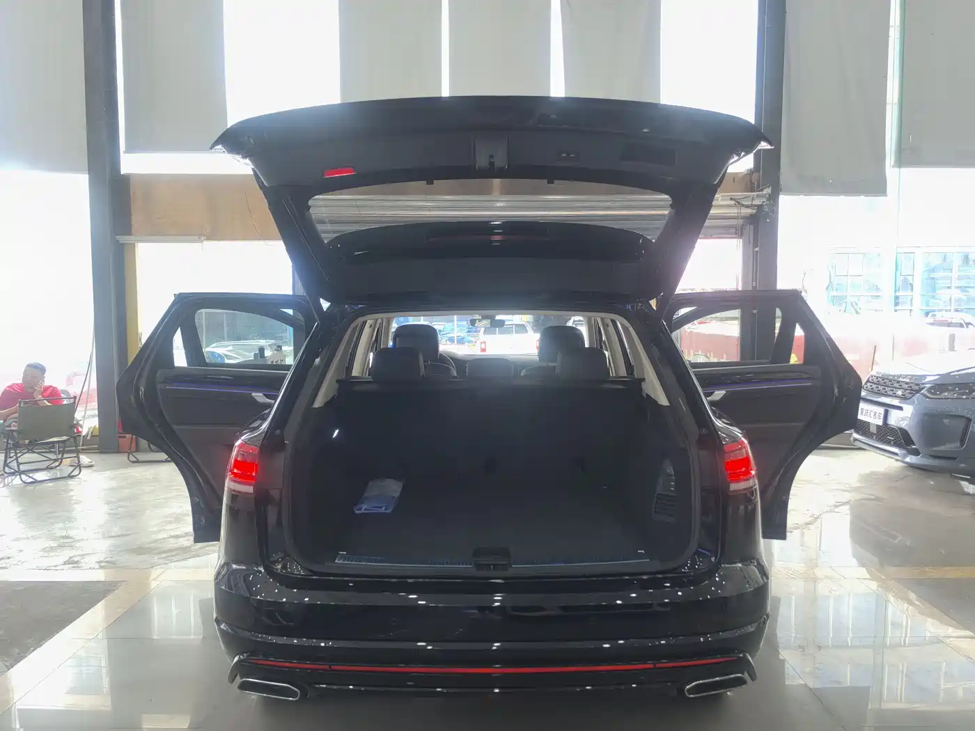 Volkswagen Touareg 2019 3.0TSI Sharp Edge Edition China VI фото 23