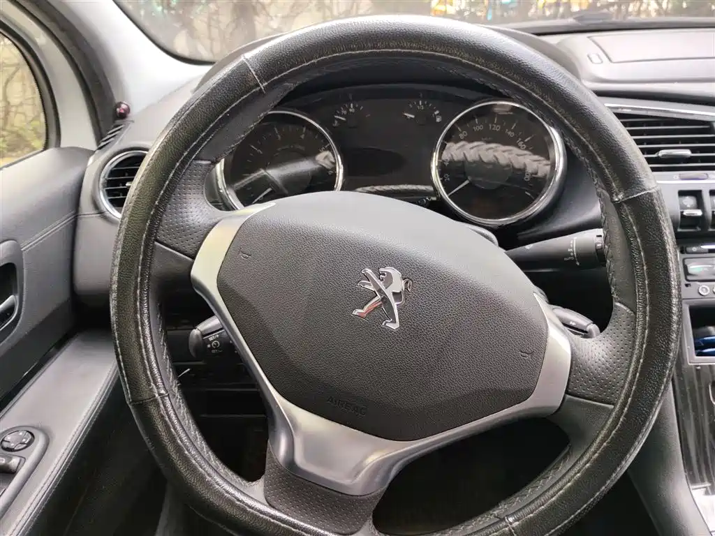 Peugeot 3008 2013 1.6THP Automatic Prestige Edition фото 7