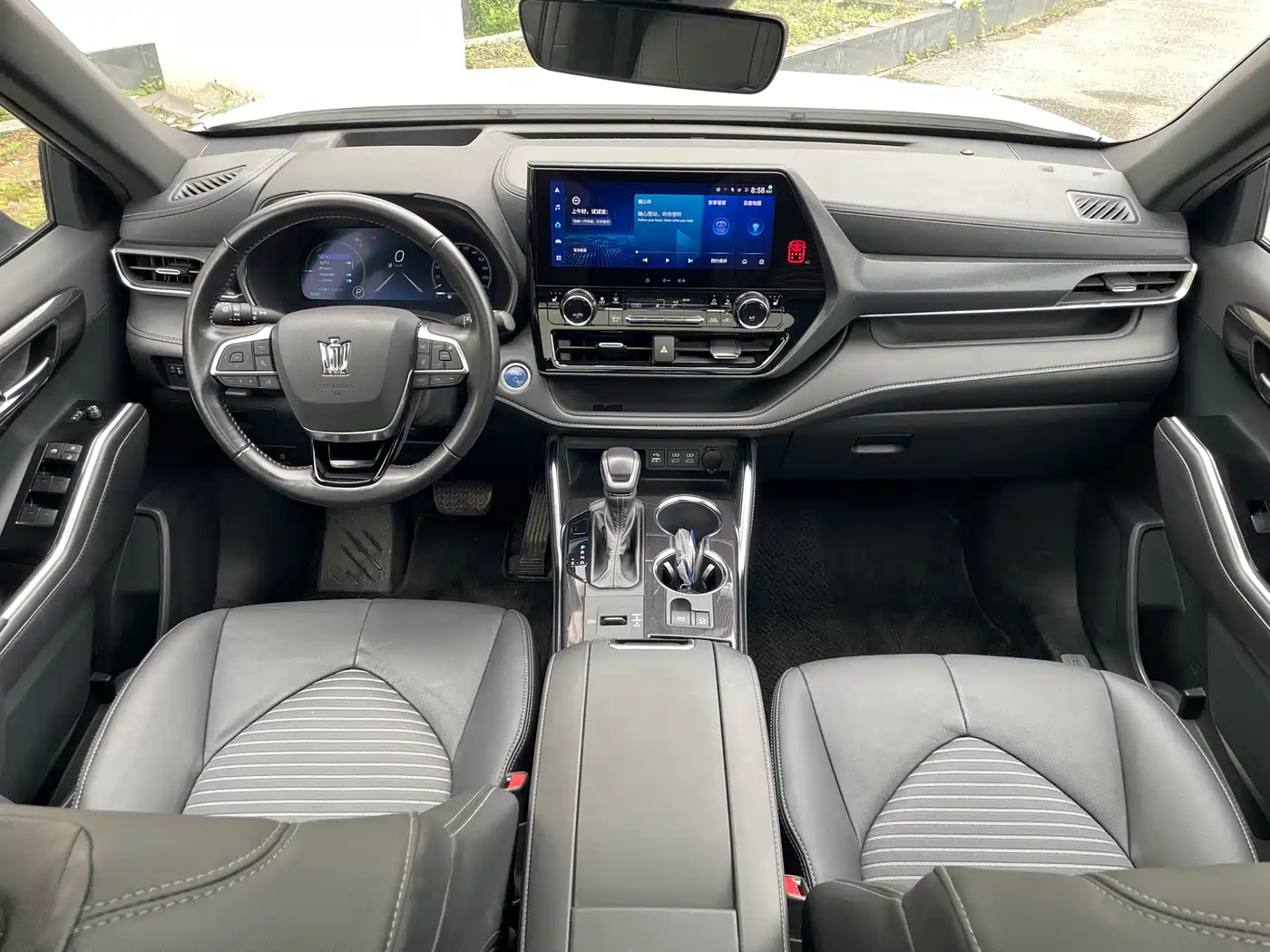 Toyota Crown Kluger 2022 2.5L HEV 4WD Premium Edition фото 9