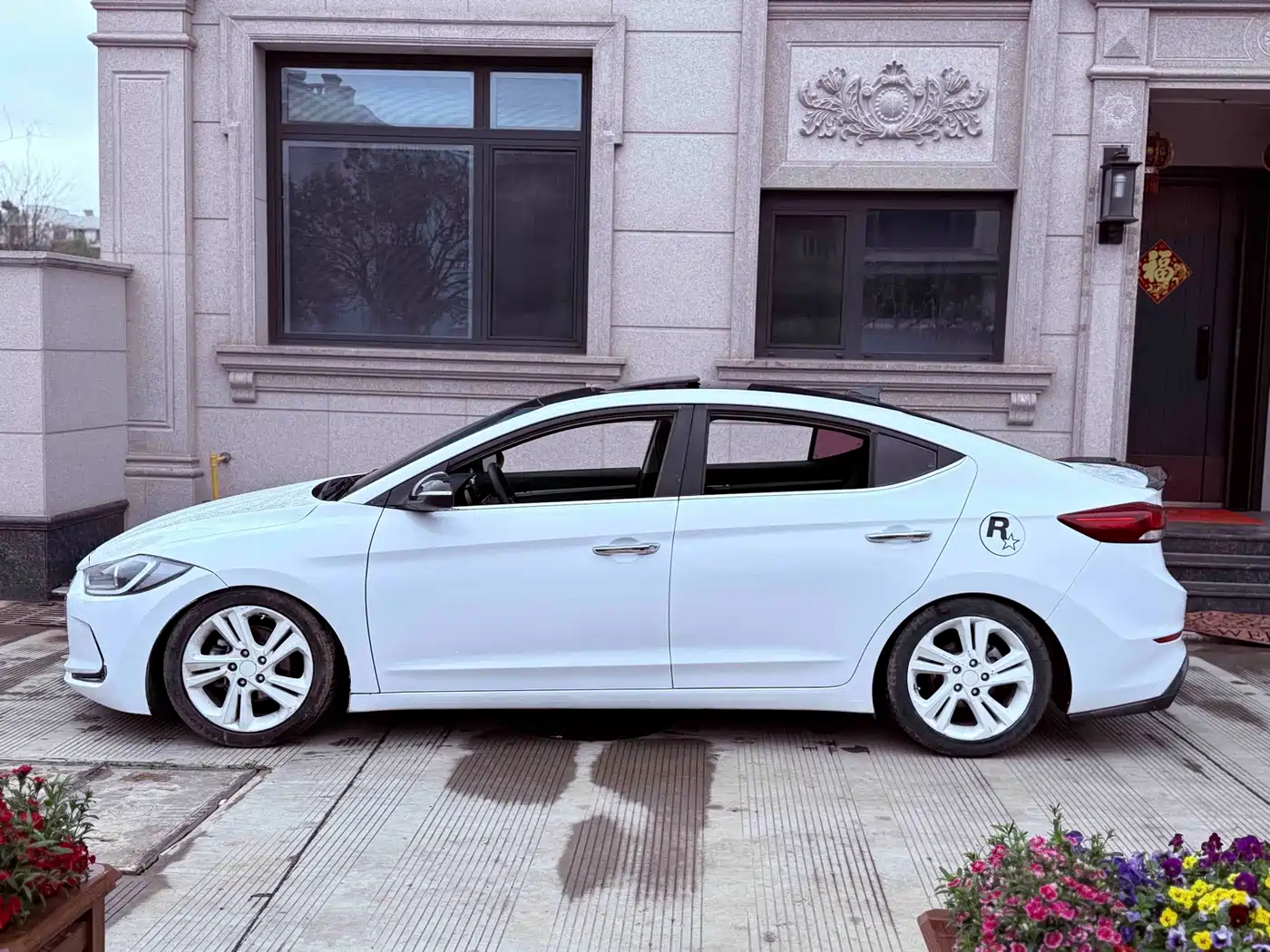 Hyundai Elantra 2016 Model 1.6L Automatic Smart Elite фото 9