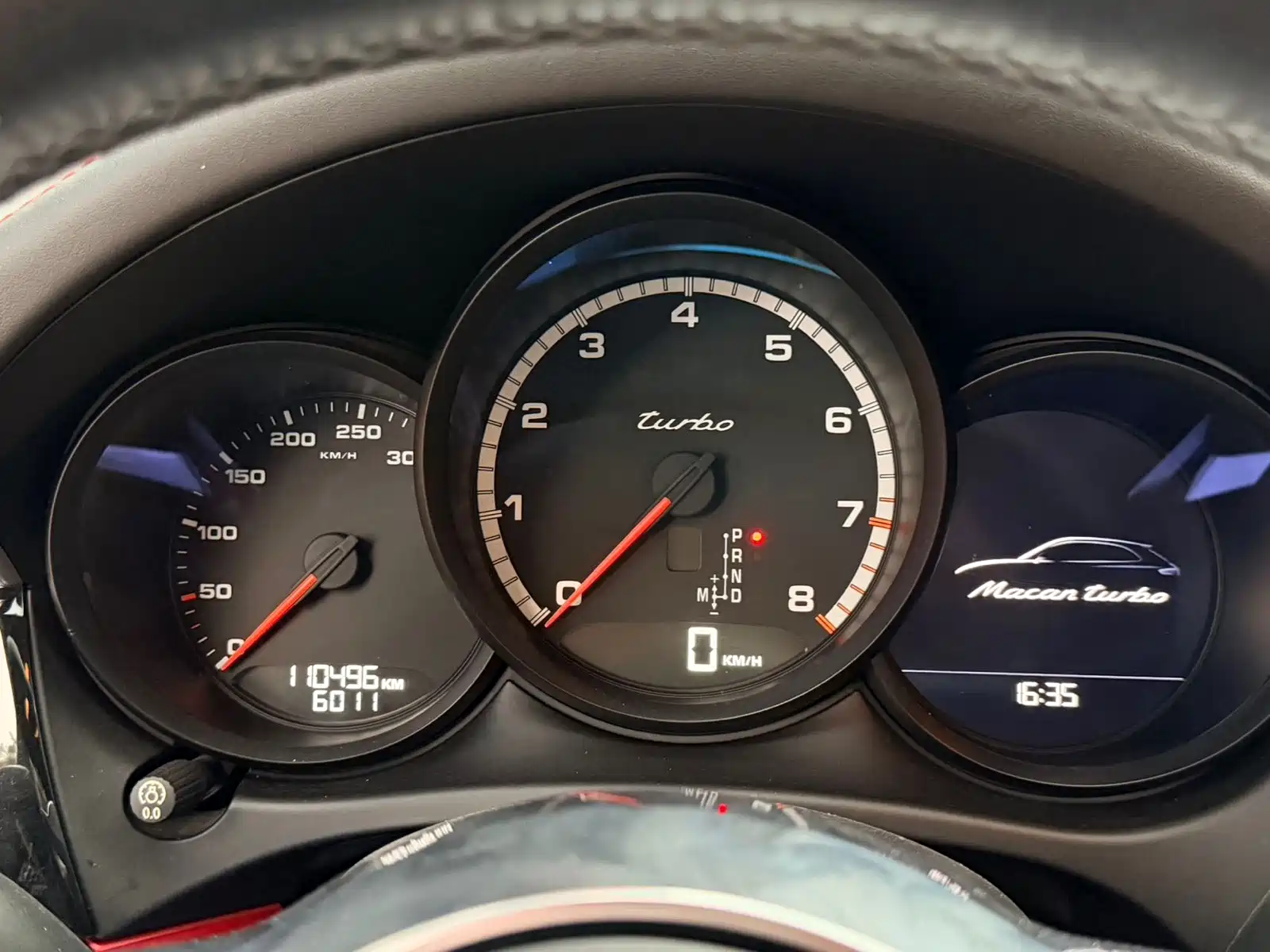 Photo 11 - Porsche Macan