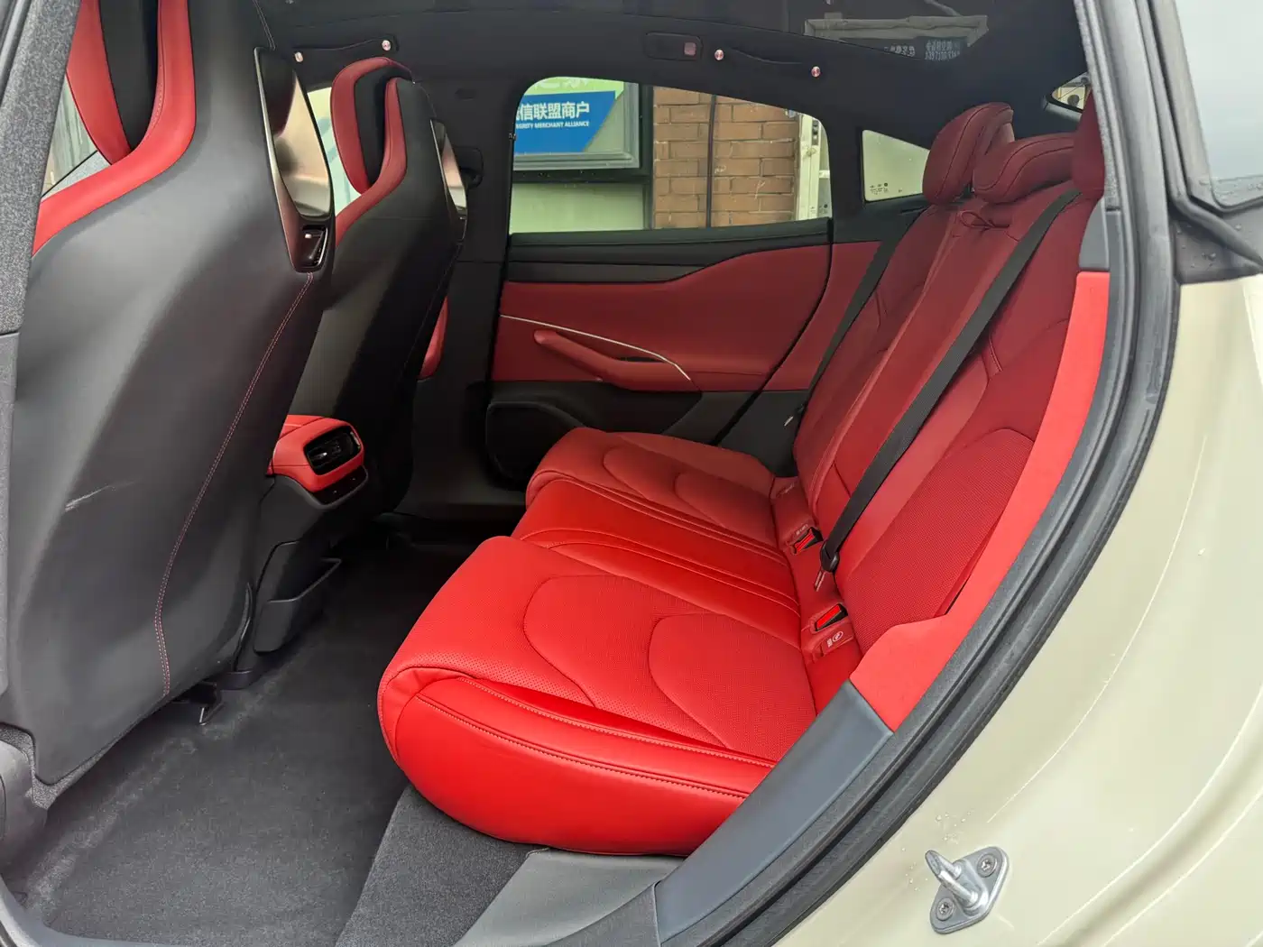 Xiaomi Auto Xiaomi SU7 2024 RWD Long Range Intelligent Driving Edition фото 9
