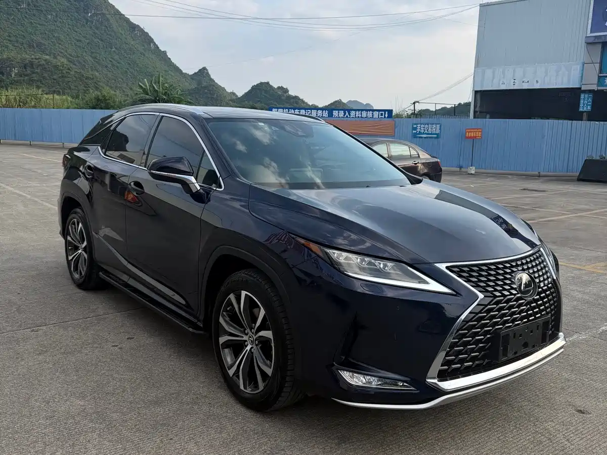 Фото 3 - Lexus RX