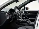 صورة 11 - Porsche Cayenne New Energy