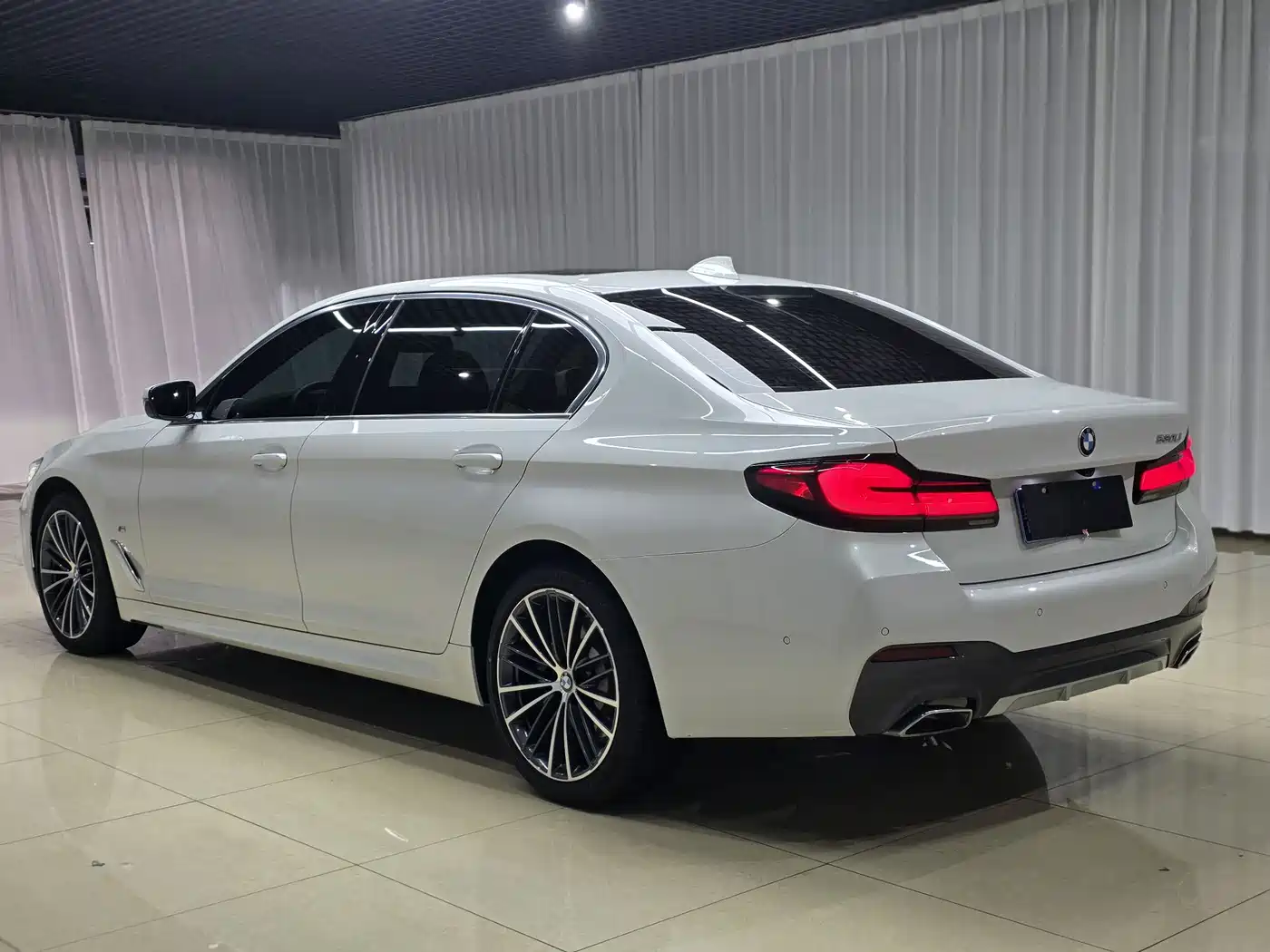 BMW 5 Series 2022 530Li Leading M Sport Package фото 5